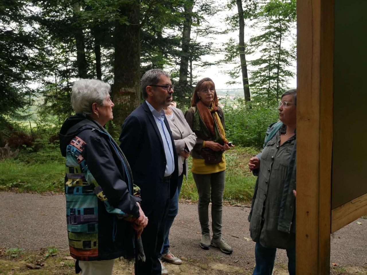 Sommerau : une visite sur le terrain pour repenser les pratiques funéraires